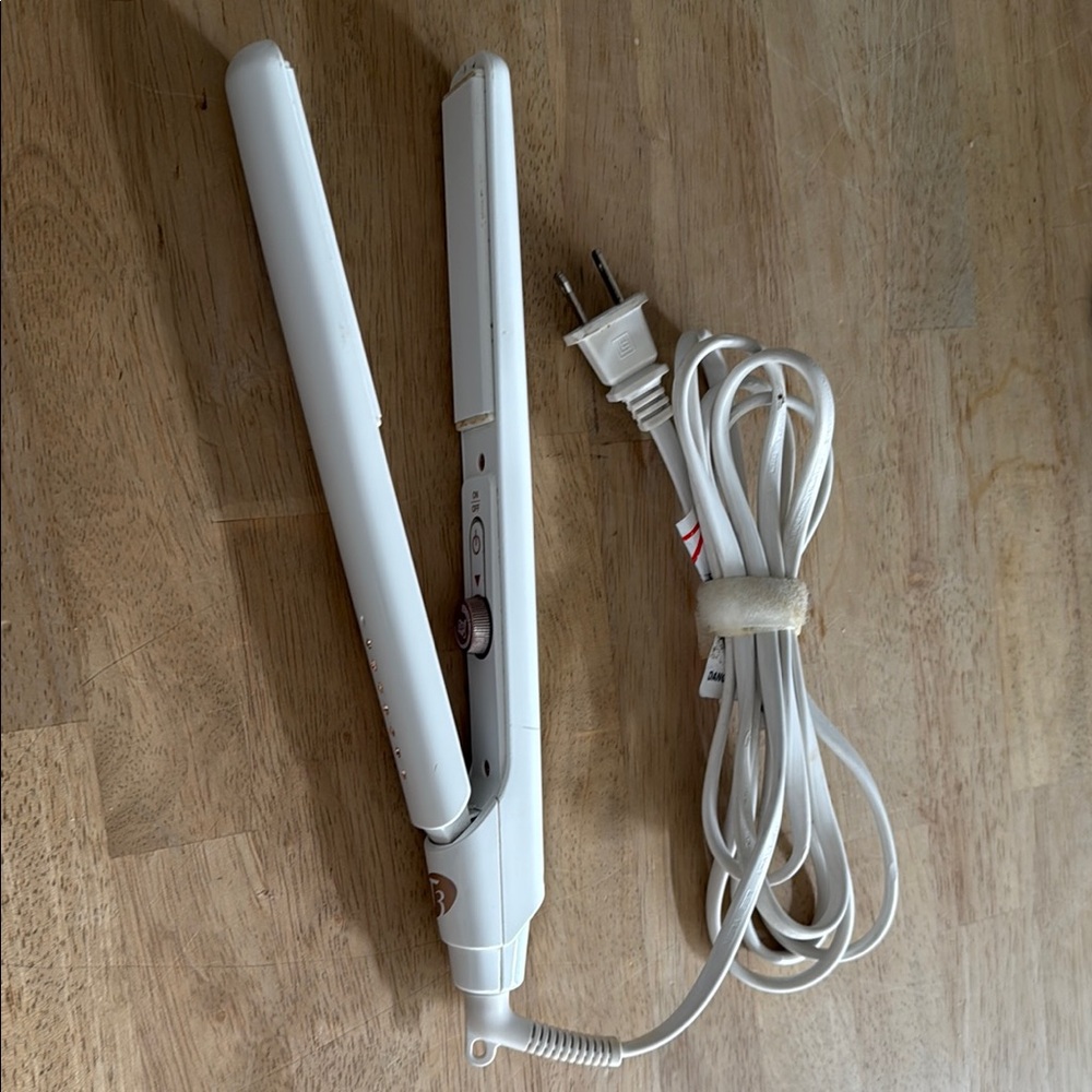 T3 White Hair Straightener